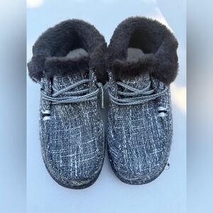 Hey Dude Kids Slippers in Gray and Black